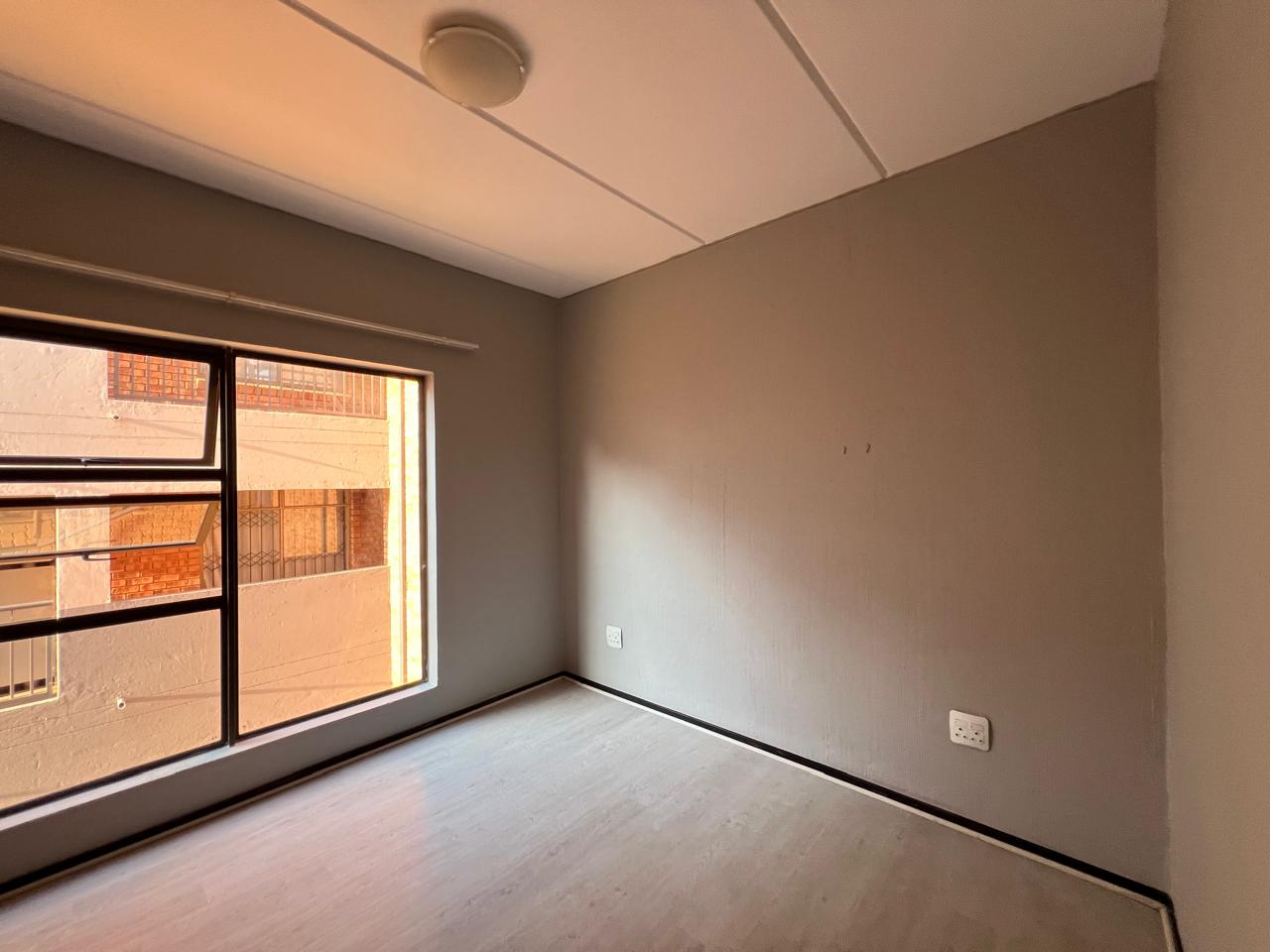 Cleaning Service Bedroom 3